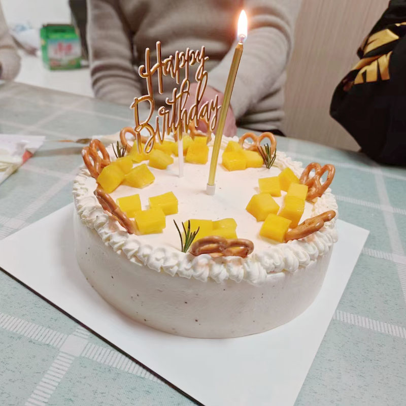 Ciamar a tha uachdar neo-bainne airson inneach uachdarach a’ toirt piseach air cumaidhean bìdh is dibhe?